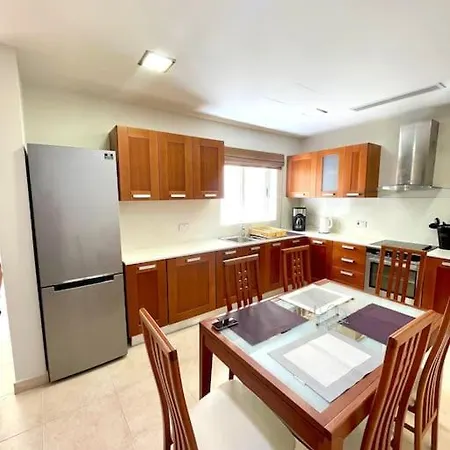 House In Front Of The Sea, Close St Julian Casa vacanze Sliema